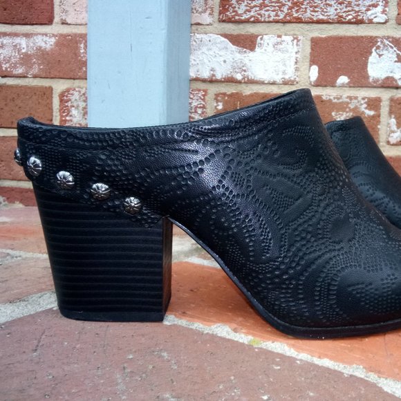 Easy Street, Black Embellished Clog, 9.5 W - Picture 2 of 3